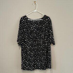 Size 26/28 Lane Bryant Shirt - Black with White
